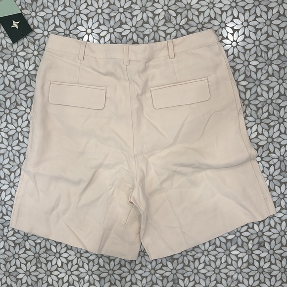 Women's‎ Tuckernuck Pleated Felix Shorts in Crudo (Cream), Size 2 - Picture 2 of 6